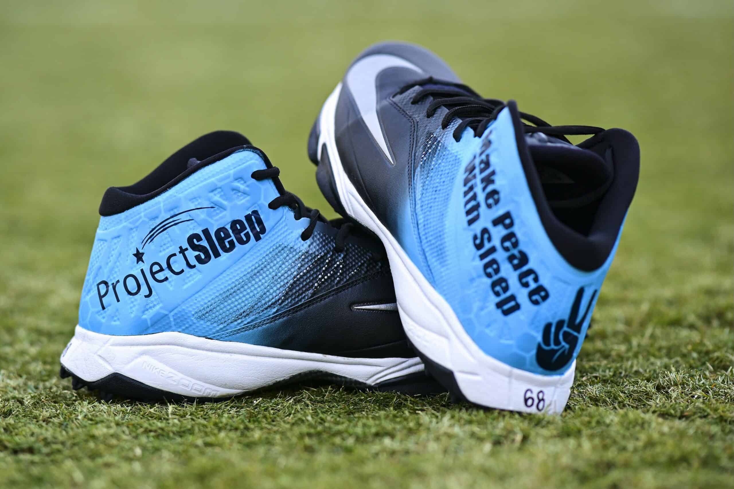Check Out How This NFL Player Converts His Nike Football Cleats Into  Slippers •